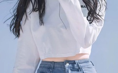 揪着小萝莉的头发疯狂输出